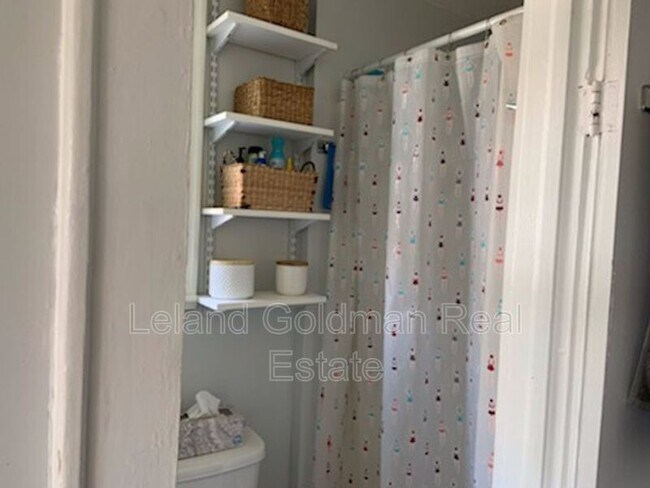 Foto del edificio - 4872 Shore Dr