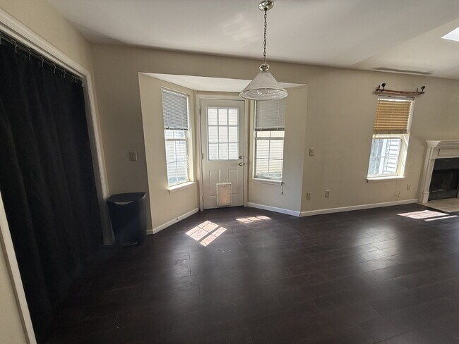 Foto del edificio - Single-Level 3 Bed Home in Fieldstone Farms with Fenced Yard & Community Amenities