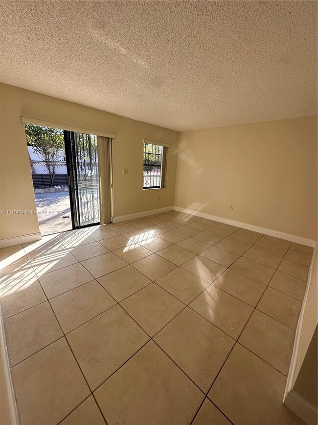 Foto del edificio - 4862 NW 4th Terrace