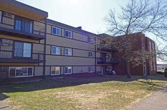 Primary Photo - Woodgate Apartments & Viking Manor I/II