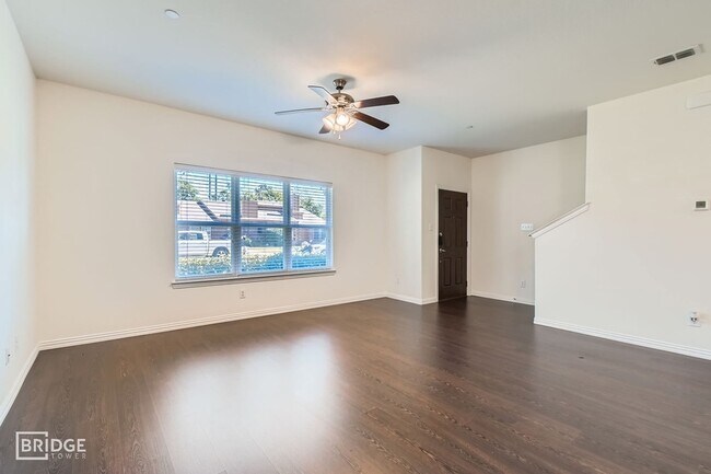 Foto del edificio - 1412 Lakecrest Ln