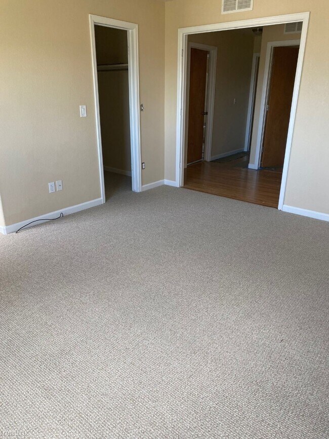 Building Photo - 5 br, 3 bath House - 4230 Stringtown Dr