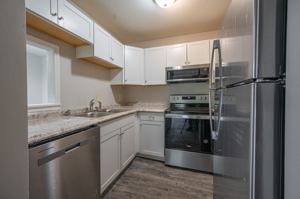NEWLY REMODELED 3 BEDROOM CONDO IN CHAPEL Condo for Rent in