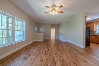 Building Photo - 131 Eric Dr