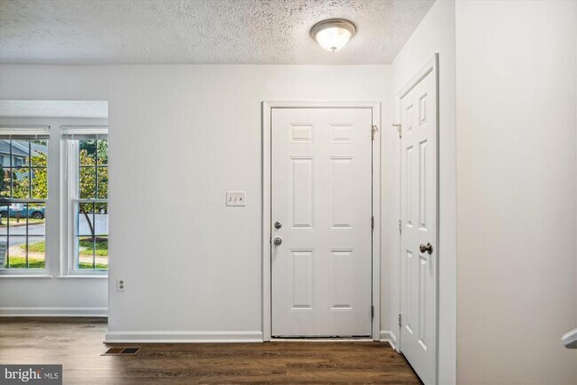 Building Photo - 120 Foxchase Dr