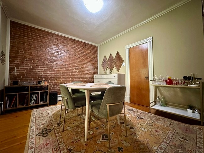 Building Photo - 279 Chestnut Ave