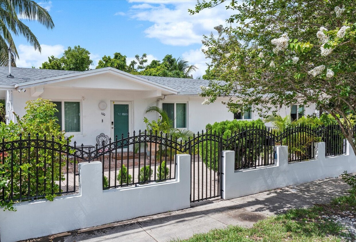 Photo - 100 NW 40th St (Miami, FL)