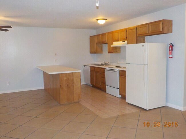 Foto del edificio - 404 W 9th St