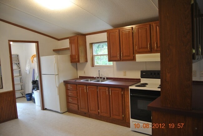 Building Photo - 6 Dona Dr