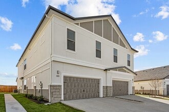 Building Photo - Mansions Eight65