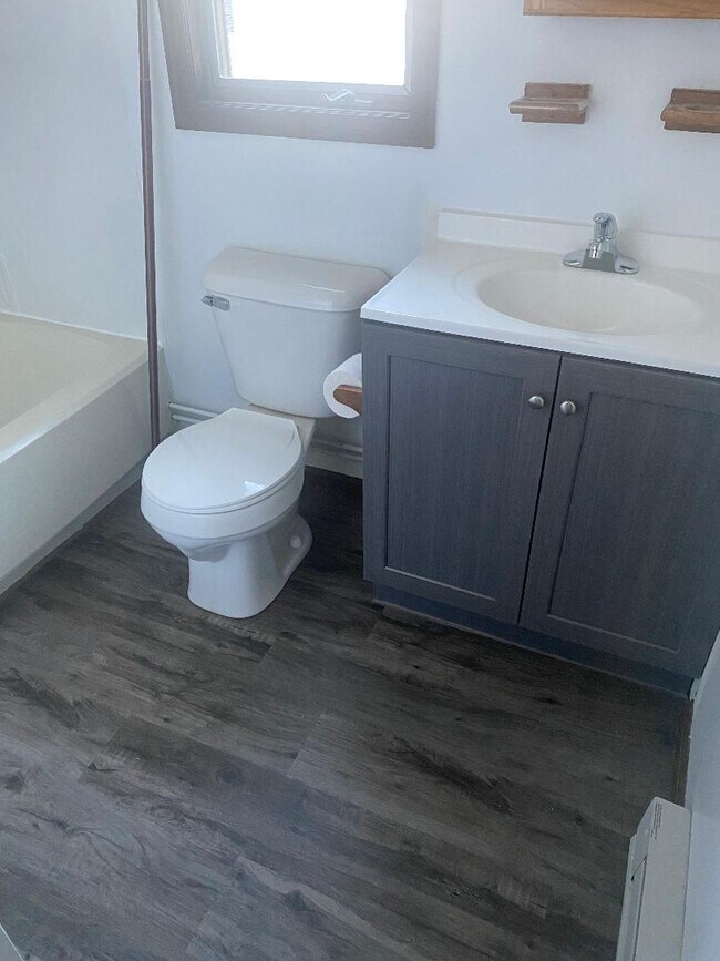 Bathroom - 804 Franklin St