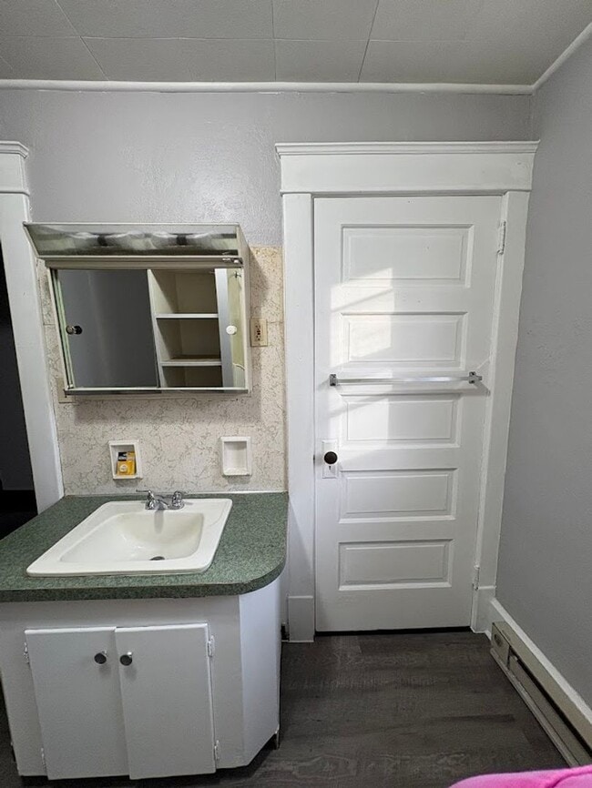 Building Photo - 1411 Spring Ave NE