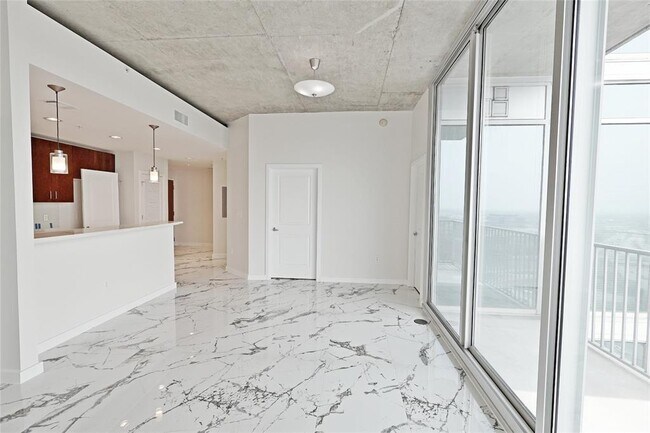 Foto del edificio - 5925 Almeda Rd