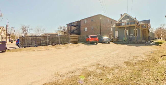 Building Photo - 1014 Bluemont Ave.