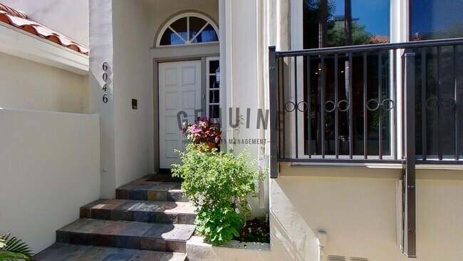 Foto del edificio - $500 off 1st Month - Beautiful Huntington ...