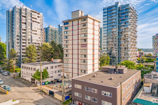 Photo du bâtiment - 1765 Pendrell Street