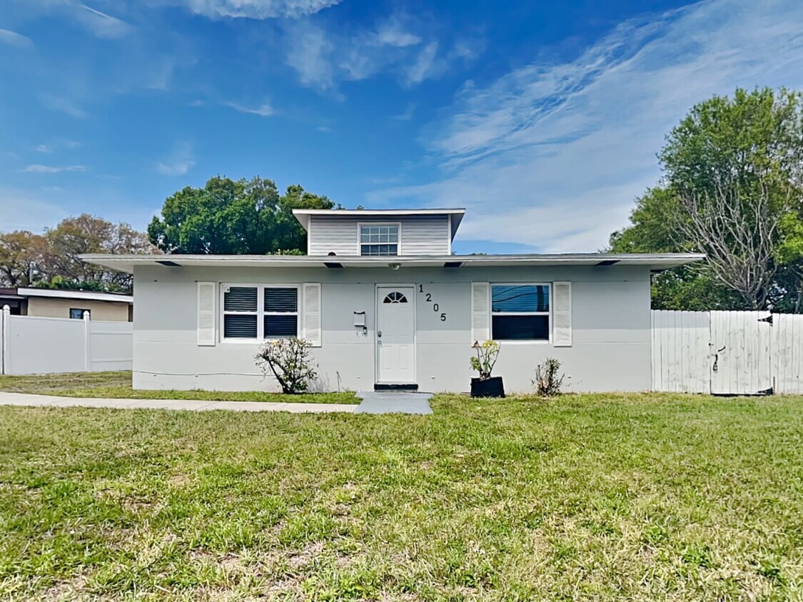 Foto principal - 1205 50th Ave N