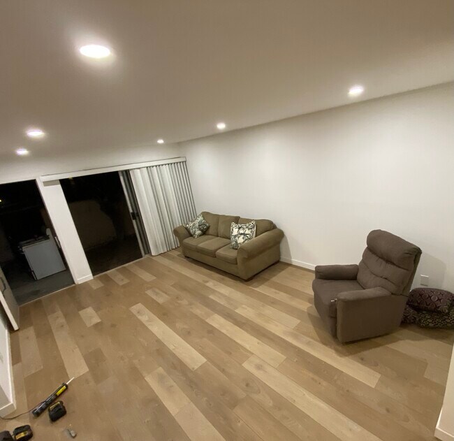 Building Photo - 833 Coriander Dr