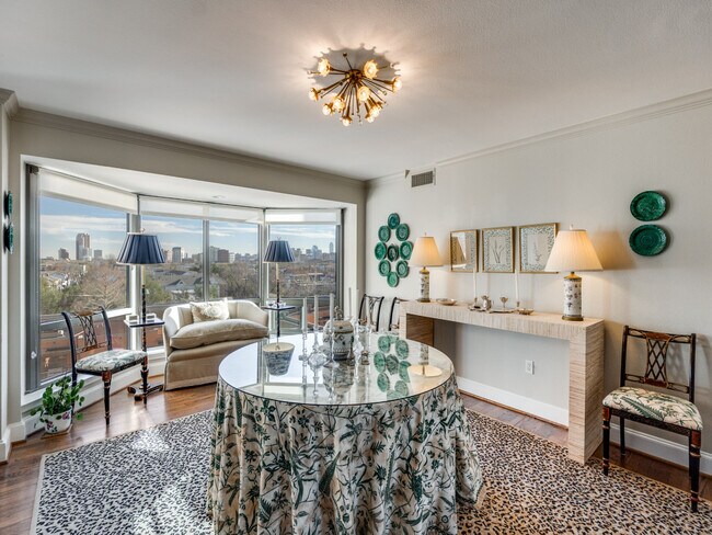 Building Photo - 4242 Lomo Alto Dr