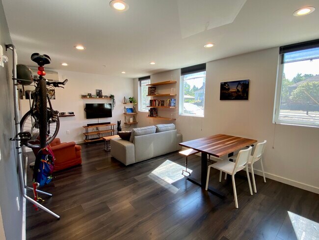 Foto del edificio - 1480 N Jarrett St