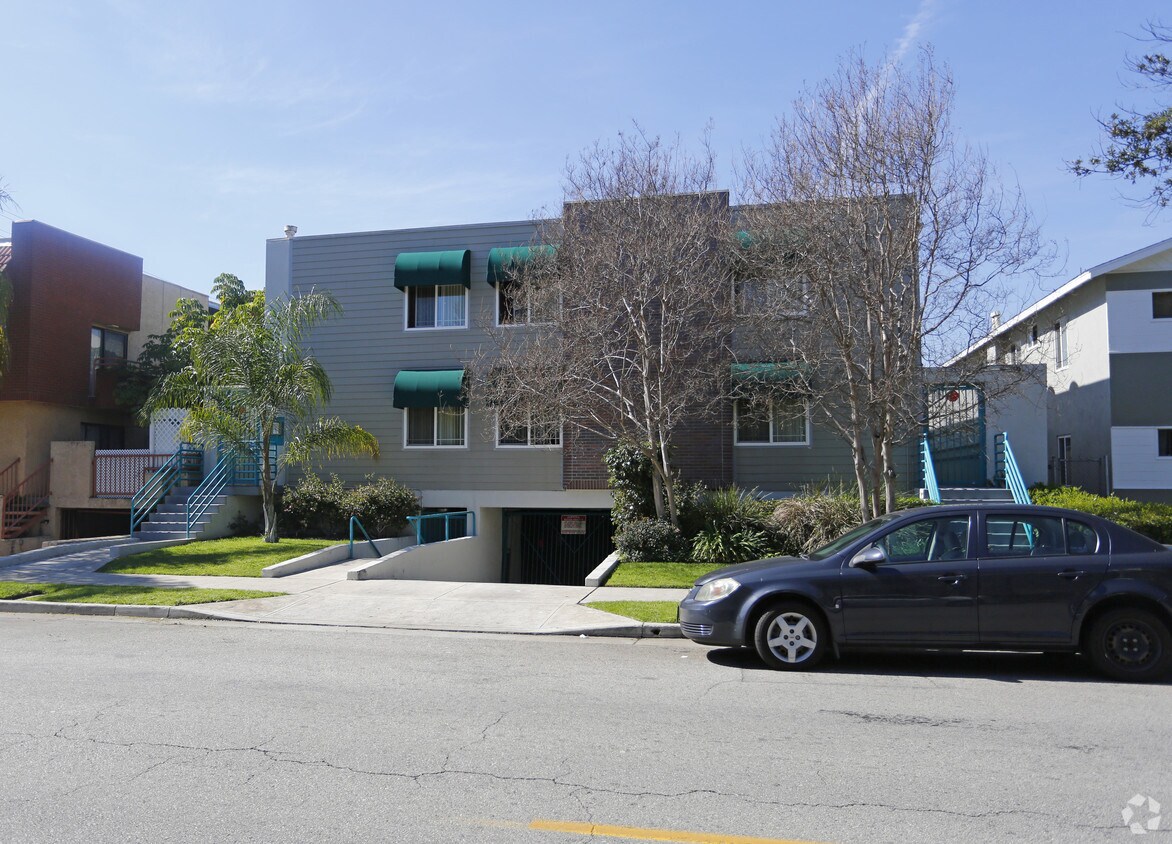 Building Photo - 319 Concord St