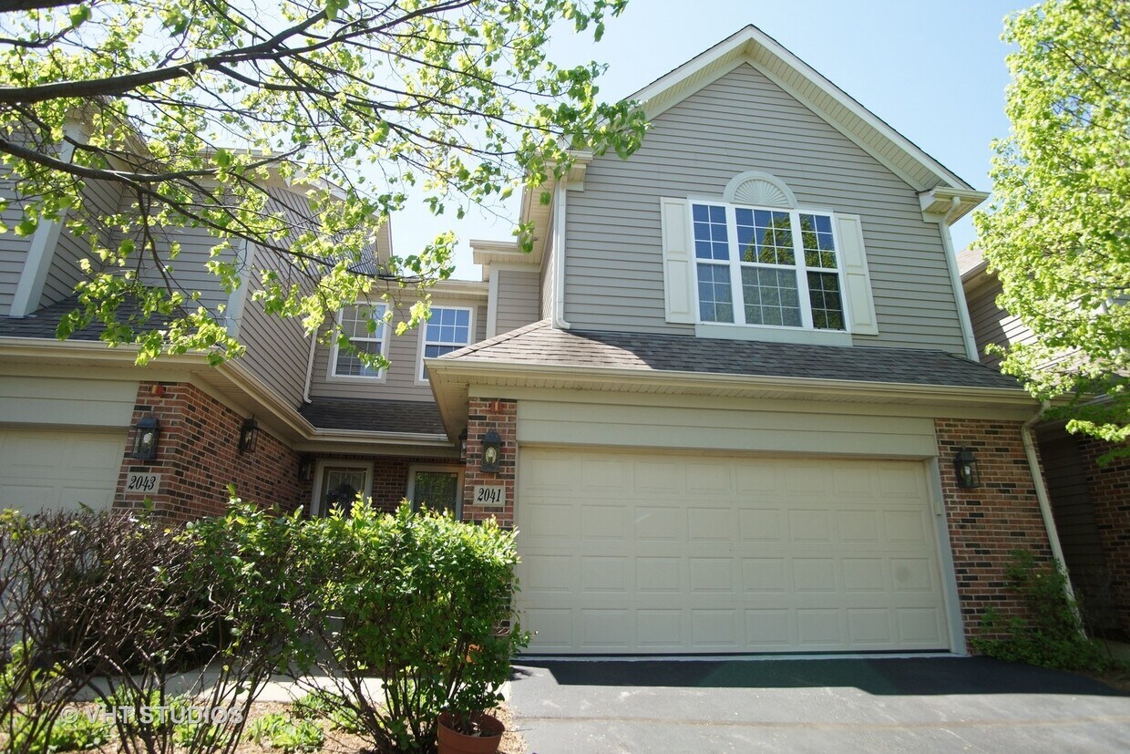 2041 Ivy Ridge Dr, Hoffman Estates, IL 60192 Townhome Rentals in