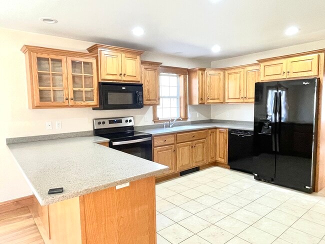 Building Photo - 9 Sergeant Ln