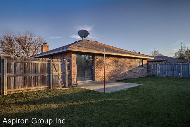 Building Photo - 1762 Lionsgate Cir