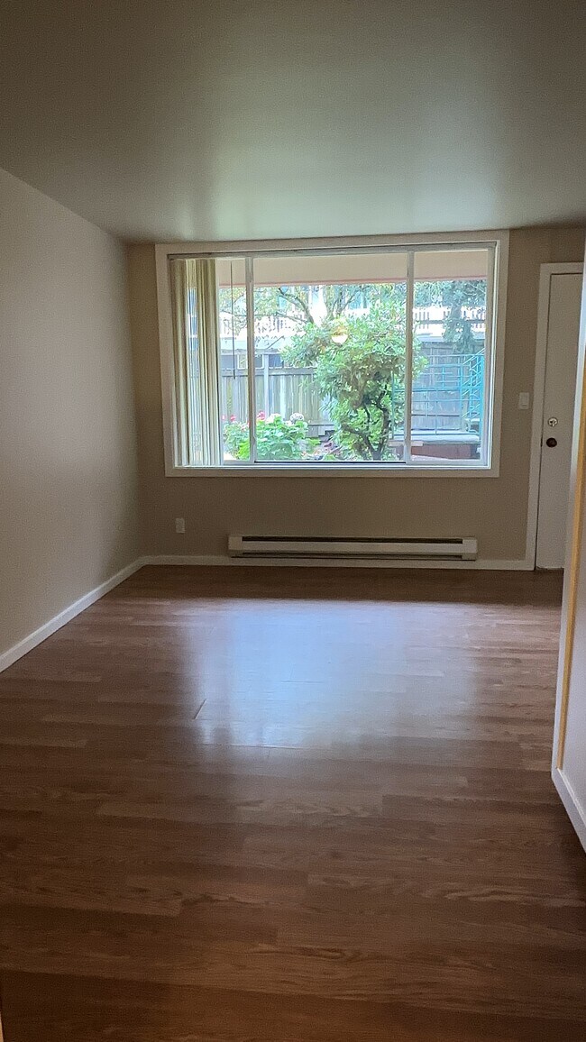 Foto del edificio - 413 NE 73rd St