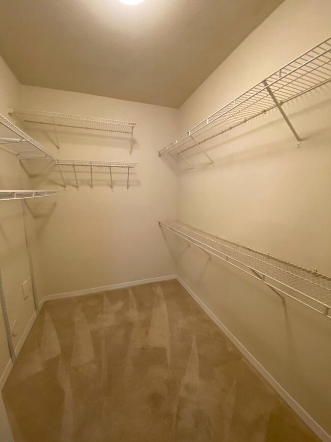 Spacious 2BR/2BA First-Floor Condo with Garage - Spacious 2BR/2BA First-Floor Condo with Garage