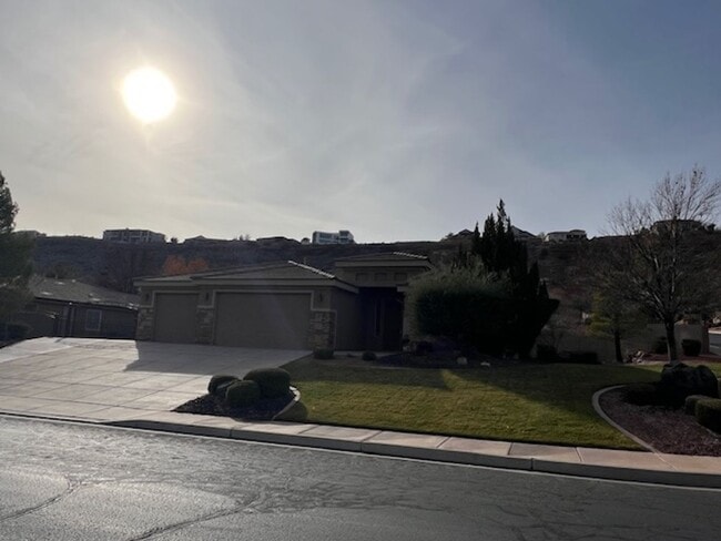 Building Photo - Primrose Pointe