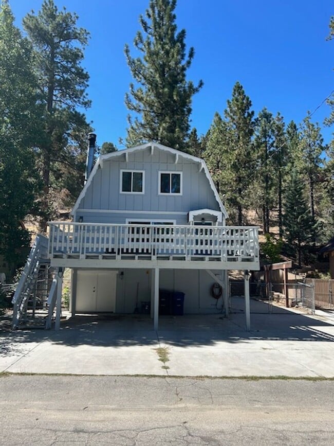 Building Photo - 612 Booth Way