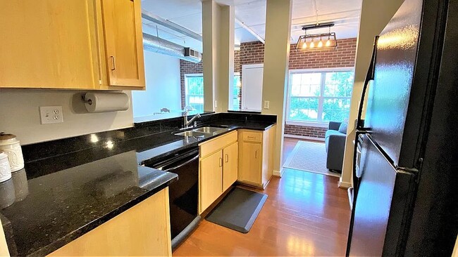 Kitchem (appliances not shown) - 800 Peachtree St NE