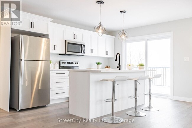 Building Photo - 2236 Line 34