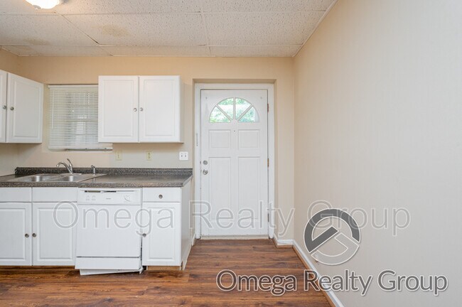Building Photo - 2699 Hackberry Rd