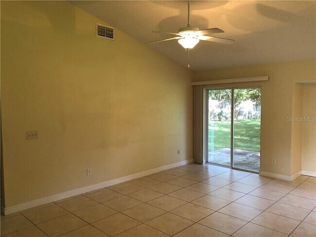 Foto del edificio - 9394 Woodbreeze Blvd