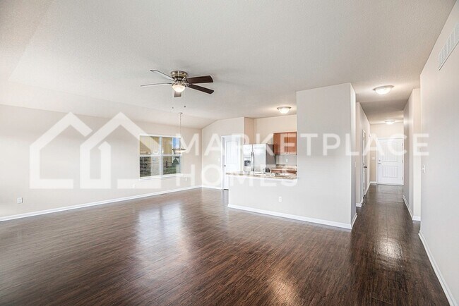 Building Photo - 708 S Cherry St