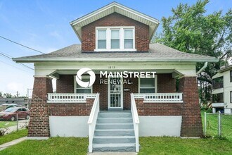 Building Photo - 1812 W Gaulbert Ave