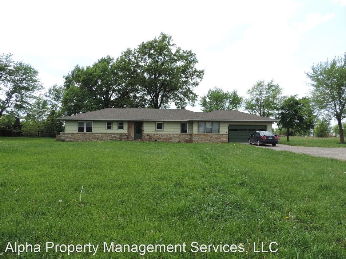 Primary Photo - 5 br, 2 bath House - 136 SW 13 Hwy