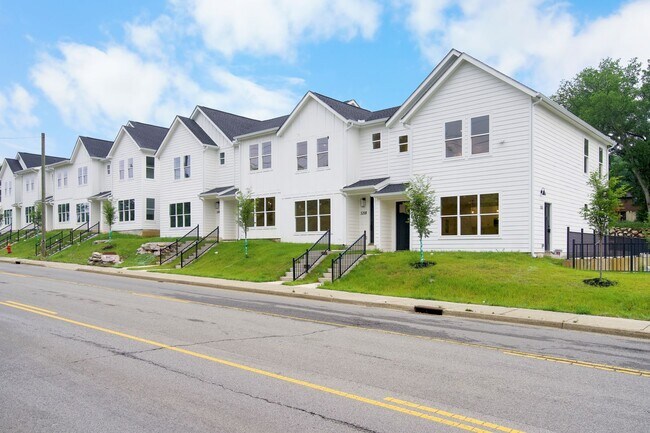 Foto del edificio - 520 Paragon Mills Rd