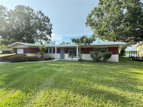 Building Photo - 427 Country Club Dr