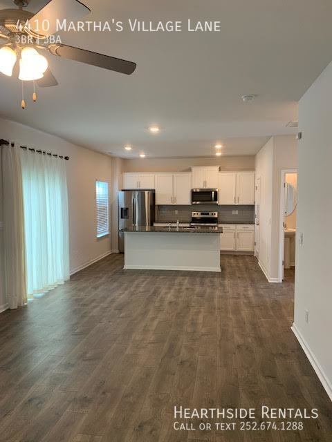 Foto del edificio - 4410 Martha's Village Ln