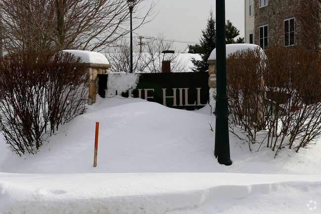 Foto del edificio - Blue Hill Commons