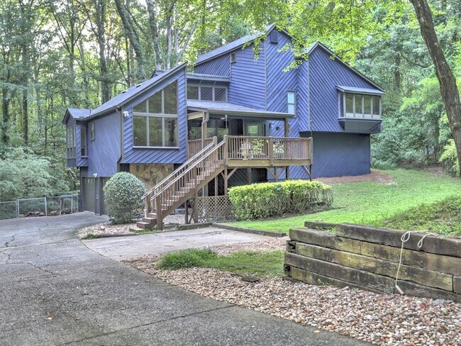 Building Photo - 250 Brandenburgh Cir