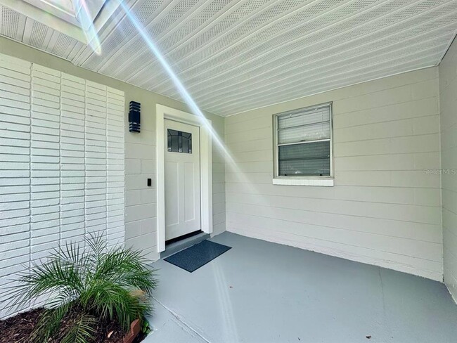 Building Photo - 3002 E Elm St