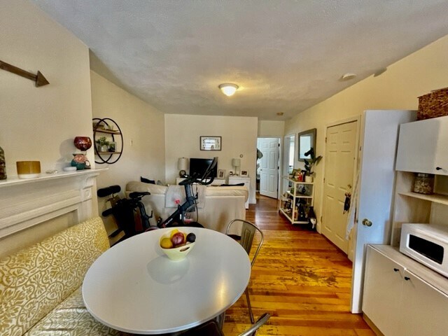 Building Photo - 93 Endicott St
