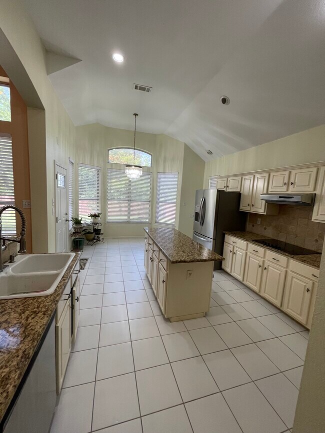 Building Photo - 4563 Creekside Dr
