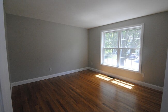 Building Photo - 46 Cherrywood Dr