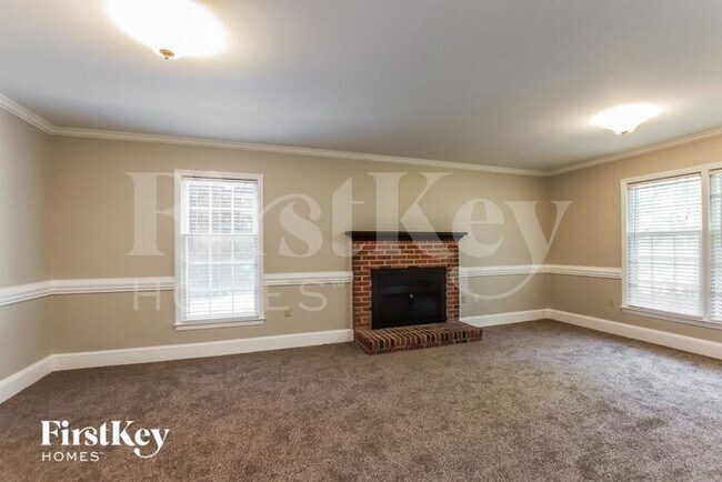 Building Photo - 1431 Longbrook Dr