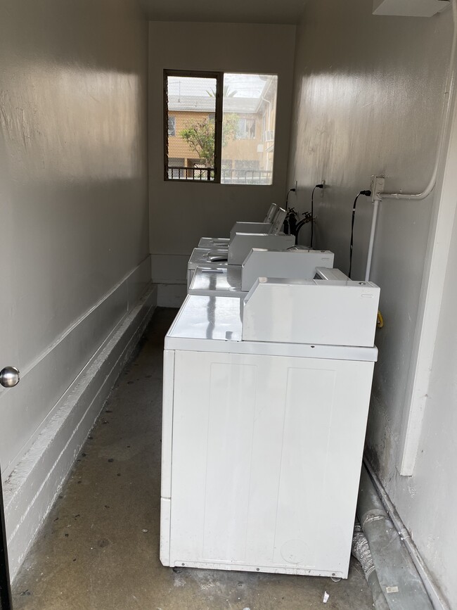 Laundry facility - 5301 Lexington Ave